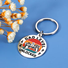 将图片加载到图库查看器,Fathers Day Keychain Christmas Gifts for New Dad Daddy to Be Gift for Husband Men Him from Women Wife New Mommy Valentines Day Birthday Baby Pregnancy Announcement Gift for First Time Father