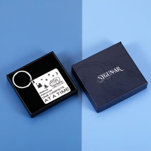 将图片加载到图库查看器,RV Decor Camping Camper Accessories Gift for Travel Trailers Inside Retirement Gifts for Women Men Coworkers Colleagues Motorhome Decorations Happy Camper Keychain for RV Owner Campers Glamping