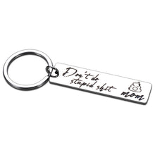 将图片加载到图库查看器,Birthday Christmas Keychain Grad Gifts for Son Daughter Kids Teen Boys Girls Funny Graduation Valentine Humor Don't Do Stupid Gag Gifts Stocking Stuffers from Mom to Child Teens Teenagers Him Her