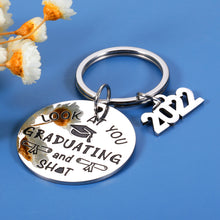 将图片加载到图库查看器，2022 Graduation Gifts for Women Men Him Her Class of 2022 Senior 2022 Grad Keychain Inspirational Gifts for Middle High School College Students Best Friends Daughter Son Teen Boys Girls PHD Master
