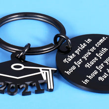 将图片加载到图库查看器，2021 Graduation Keychain Gifts for Class of 2021 Senior 2021 Daughter Son Teen Boys Girls High School College Students Women Men Brother Sister Master Grad Gifts for Him Her from Mom Dad
