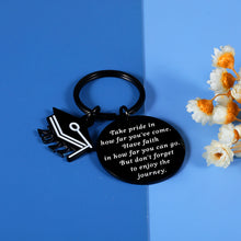 将图片加载到图库查看器，2022 Graduation Keychain Gifts for Class of 2022 Senior 2022 Daughter Son Teen Boys Girls High School College Students Women Men Brother Sister Master Grad Gifts for Him Her from Mom Dad
