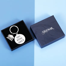 将图片加载到图库查看器，2021 Graduation Keychain Gift for Class of 2021 Senior 2021 Inspirational Grad Gifts for Daughter Son Teen Girls Boys Best Friend Besties BFF Brother Sister Women Men High School College Students
